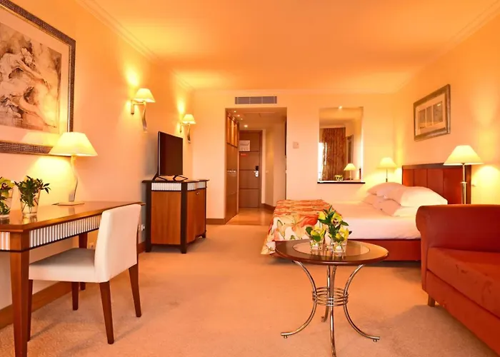 Pestana Grand Ocean 5* فونشال