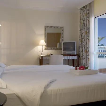 Отель Pestana Grand Ocean Фуншал